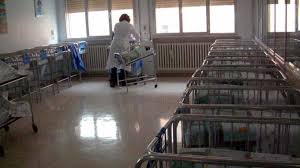 VOLEVANO UN FIGLIO BIONDO E CON OCCHI AZZURRI, QUANDO VEDONO IL NEONATO NON CREDONO AI LORO OCCHI - 07/09/2015