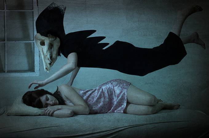 ECCO I SINTOMI CHE FANNO PERCEPIRE POSSIBILI PRESENZE MALEFICHE - 18/10/2015