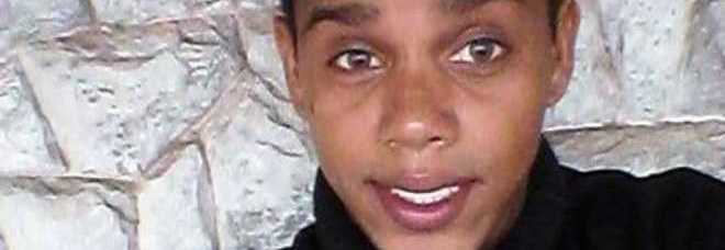 MORDE IL VICINO E MUORE SULL'AEREO: ECCO COSA HANNO TROVATO NEL SUO CORPO - 20/10/2015