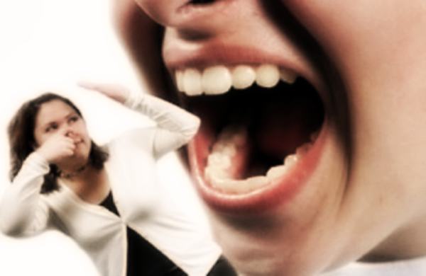 8 CONSIGLI PER AVERE L'ALITO SEMPRE FRESCO - 25/09/2015