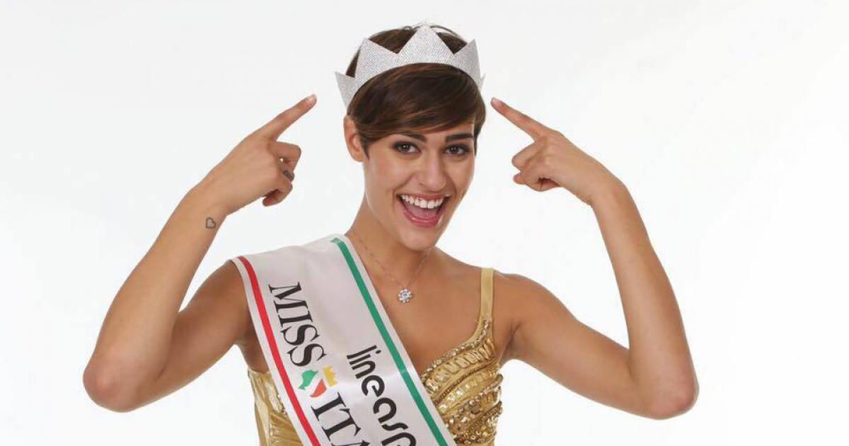 ALICE SABATINI SEMINUDA SU INSTAGRAM: LO SCATTO IN LINGERIE FA IMPAZZIRE IL WEB - 22/10/2015
