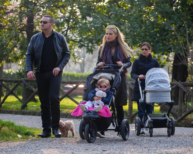 MICHELLE HUNZIKER VORREBBE 10 FIGLI, MA ECCO QUANTE TATE LA AIUTANO - 04/11/2015