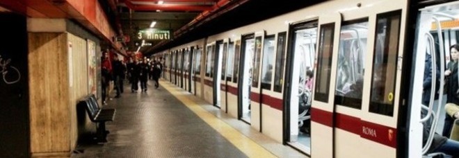 NUOVO ALLARME IN METRO A ROMA, LA LINEA A CHIUSA PER VERIFICHE - 20/11/2015