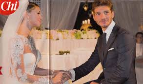 DOPO LA SEPARAZIONE DI STEFANO E BELEN, DECIDE DI PARLARE: IL PARROCO E' IMPIETOSO - 24/12/2015