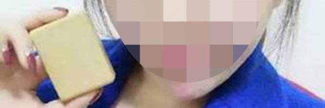 VIENE LASCIATA DAL RAGAZZO PERCHE' ''TROPPO GRASSA'', LA VENDETTA E' DISGUSTOSA - 13/01/2016