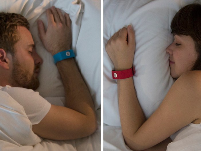 ARRIVA IL BRACCIALE CHE FA ASCOLTARE IL CUORE DELLA PERSONA AMATA A KM DI DISTANZA - 01/04/2016