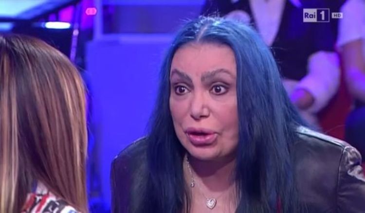 LOREDANA BERTE' SHOCK: ''NON MI PERDONERO' MAI PER LA MORTE DI MIA SORELLA''. ECCO COSA HA FATTO - 11/04/2016