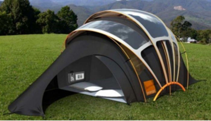 PAURA DELLE SCOMODITA' DEL CAMPEGGIO? ECCO LA TENDA CON ELETTRICITA', CALORE E INTERNET - FOTO - 15/04/2016