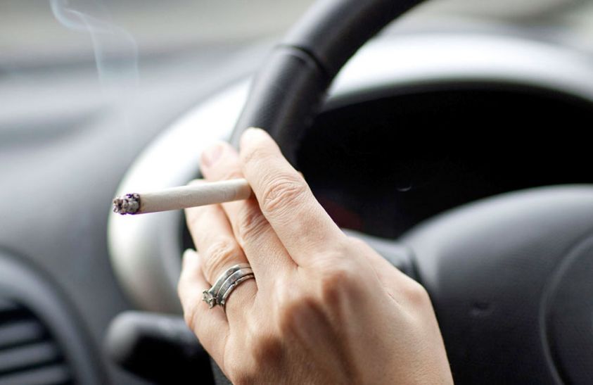 ATTENZIONE, IL DIVIETO DI FUMARE IN AUTO E' ENTRATO IN VIGORE - 24/05/2016