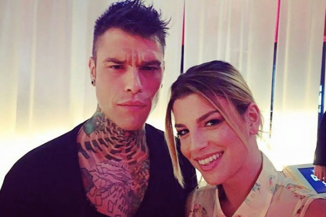 FEDEZ FA UNA PROPOSTA 'INDECENTE' NEL GIORNO DEL SUO COMPLEANNO, MA LA REAZIONE DI EMMA E' INASPETTATA - 26/05/2016