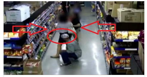 FINALMENTE LO HANNO PRESO: UN UOMO VERAMENTE SENZA VERGOGNA ''UN MAIALE'' - 14/06/2016