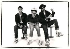 RAGAZZI RIDONO DOPO AVER COMMESSO UNO STUPRO - VIDEO CHOC - 03/01/2013