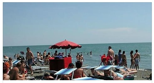 TRAGEDIA A OSTIA: DONNA MUORE IN SPIAGGIA PER UN MOTIVO ASSURDO - 04/09/2016