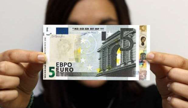 ECCO LA NUOVA BANCONOTA DA 5 EURO: SUL MERCATO DA MAGGIO - 10/01/2013
