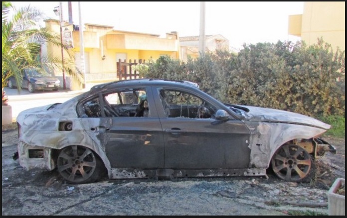 BACCHETTA I TIFOSI, GLI BRUCIANO L'AUTO: CALCIO ITALIANO SOTTO SHOCK - 05/10/2016