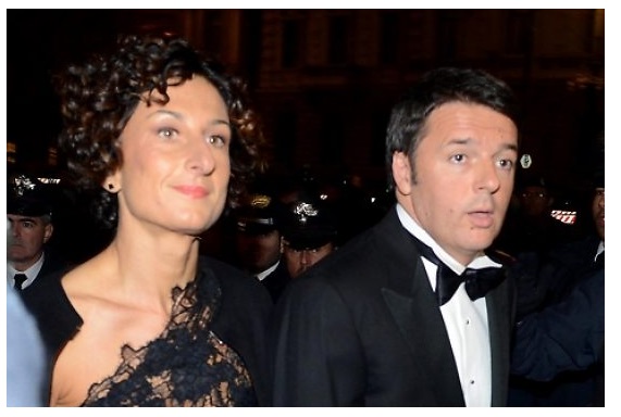 AGNESE RENZI BECCATA, MAI VISTA COSI': MENTRE MATTEO E' A PALAZZO CHIGI - FOTO - 07/10/2016