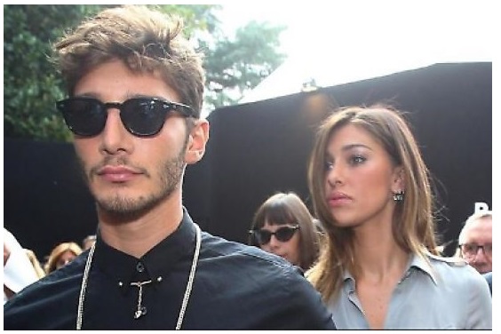 DE MARTINO UMILIA BELEN CON UN SOLO GESTO:  COSA HA FATTO CONTRO LA SUA EX - 07/10/2016
