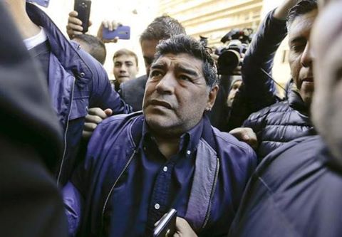DIEGO ARMANDO MARADONA TORNA IN ITALIA E FA SUBITO UN GESTO SPLENDIDO - 08/10/2016