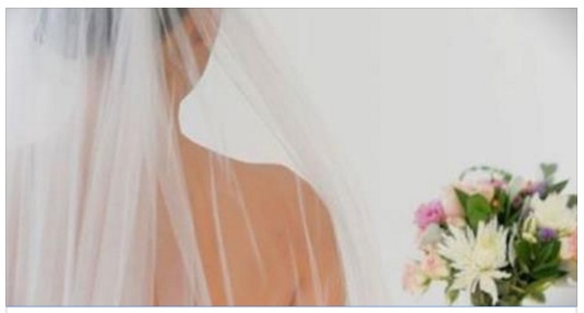 VEDE PER LA PRIMA VOLTA LA MOGLIE SENZA TRUCCO E CHIEDE IL DIVORZIO - 20/10/2016
