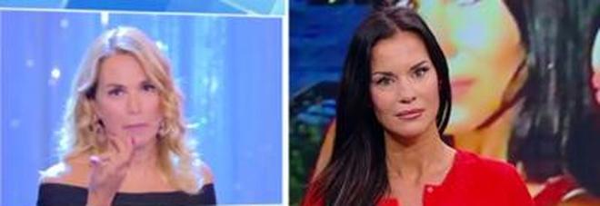 LA MOSETTI DERIDE NEL FUORI ONDA ''POMERIGGIO CINQUE'', LA D'URSO ASCOLTA TUTTO ED E' SCONTRO IN DIRETTA - 02/11/2016