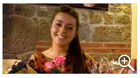 CLIENTI RIFIUTANO CAMERIERE DI COLORE, LA COLLEGA LAURA LI CACCIA FUORI ED ECCO COSA LE ACCADE - 12/10/2015