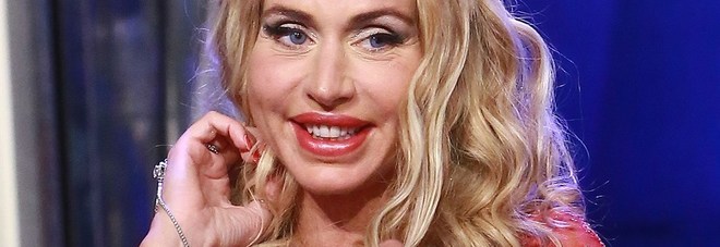 VALERIA MARINI SHOCK: ''HO AVUTO UN INCIDENTE E SONO USCITA DAL MIO CORPO. DA QUEL GIORNO...'' - 04/11/2016
