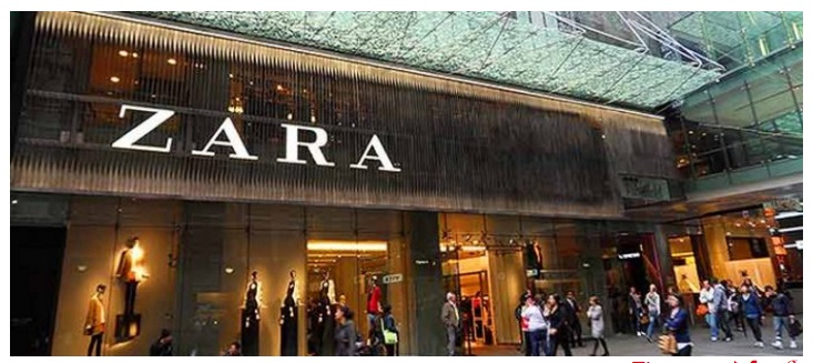 ZARA, TROVA IL CADAVERE DI UN TOPO CUCITO NELL'ABITO. ''FACCIO CAUSA ALL'AZIENDA'' - FOTO SHOCK - 15/11/2016