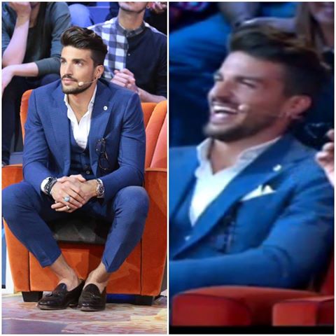 SELFIE: MARIANO DI VAIO VIENE INQUADRATO PIU' VOLTE E IL PARTICOLARE NON SFUGGE ALLA RETE: LO AVETE NOTATO? - 21/11/2016