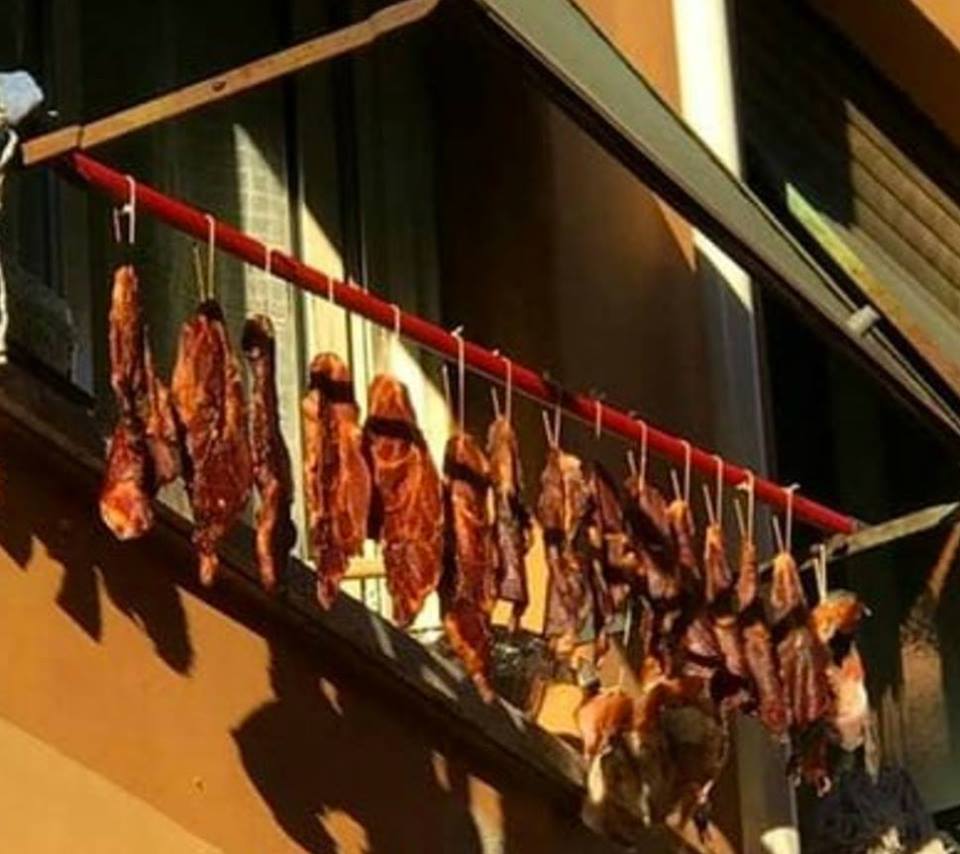 ROMA - SI RITROVANO DAVANTI QUESTA SCENA MA NESSUNO RIESCE A CREDERCI: LA FOTO SCANDALO - 01/12/2016