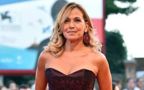 ''BARBARA D'URSO LASCIA POMERIGGIO 5, ECCO CHI LA SOSTITUISCE'' LA NOTIZIA CHE HA LASCIATO SBALORDITI I FAN DI CARMELITA - 03/12/2016