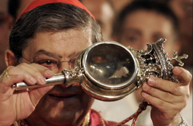 IL SANGUE DI SAN GENNARO NON SI SCIOGLIE. FEDELI IN ANSIA, ECCO COSA ACCADE SUI SOCIAL - 16/12/2015