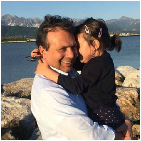 PIERO CHIAMBRETTI E LA FIGLIA DI SOLI 5 ANNI: SOLO ORA EMERGE IL TRISTE RETROSCENA SULLA VITA DEL CONDUTTORE - 17/12/2016