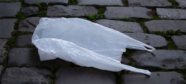 USANO UN SACCHETTO AL POSTO DEL PRESERVATIVO E FINISCONO IN OSPEDALE - 28/05/2017
