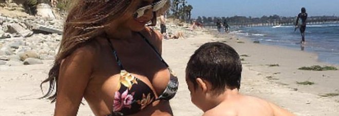 QUESTA DONNA E' INCINTA DI 5 MESI MA NON SI VEDE. SVELA IL SUO SEGRETO, PIOVONO LE CRITICHE - 22/06/2017