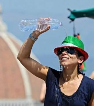 ALLERTA METEO: DOPO IL WEEKEND PIU' CALDO DI SEMPRE NON E' FINITA: ALLARME ROSSO A ROMA E IN ALTRE 7 CITTA' - ECCO COSA STA PER ACCADERE - 26/06/2017