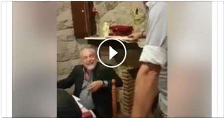 DE LAURENTIIS INCONTRA IL SUO IMITATORE: LA SUA REAZIONE E' INCREDIBILE - 02/07/2017