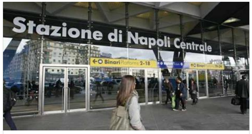 TRAGEDIA A NAPOLI, SI ABBRACCIANO E POI SI LANCIANO SOTTO UN TRENO - 17/04/2016