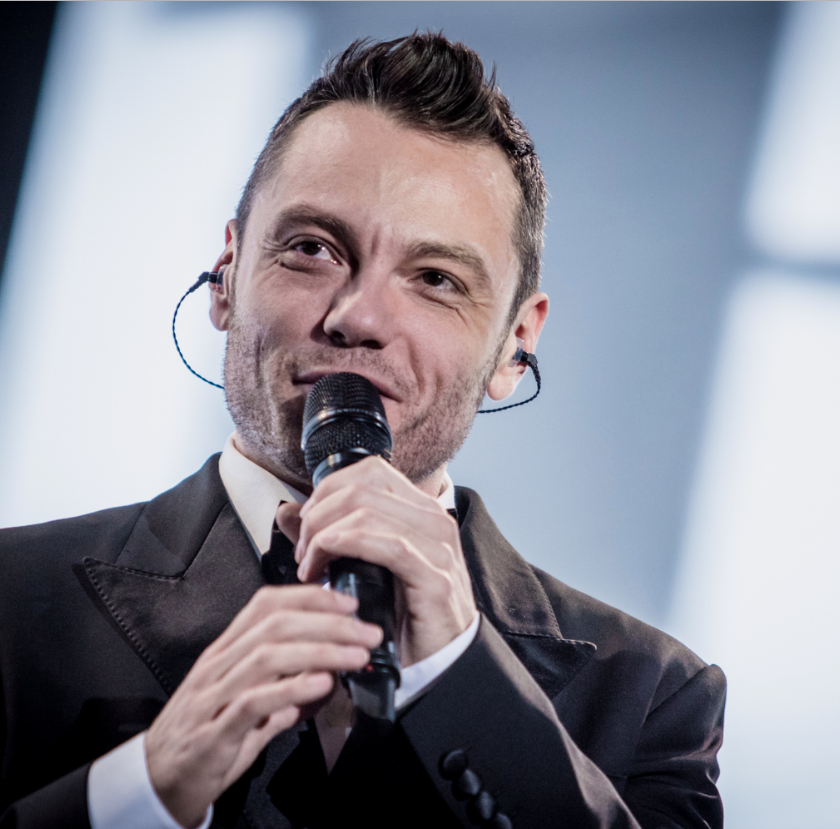 TIZIANO FERRO PAPA'? L'EMOZIONANTE ANNUNCIO DEL CANTANTE - 25/12/2016