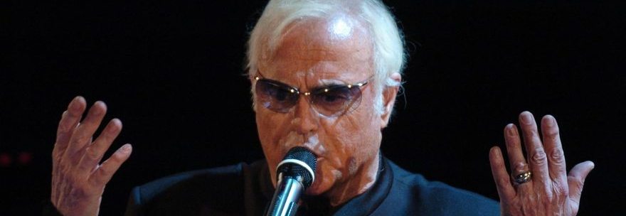 CALIFANO SENZA TOMBA DA QUATTRO MESI. ''PROBLEMI BUROCRATICI CON IL COMUNE'' - 31/07/2013