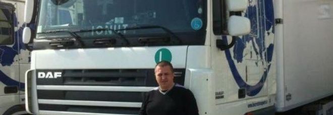 IL CAMIONISTA EROE INCONTRA LA BAMBINA E SCOPPIA IN LACRIME VEDENDOLA IN COMA - 08/09/2013