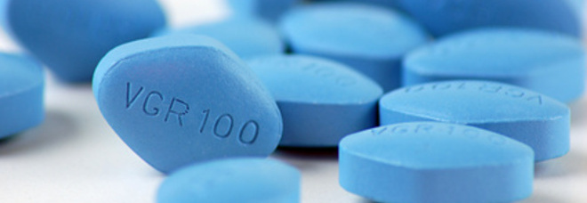 DIVENTA DALTONICO PER COLPA DEL VIAGRA. ''MULTE DIMEZZATE QUANDO PASSA COL ROSSO'' - 24/09/2013