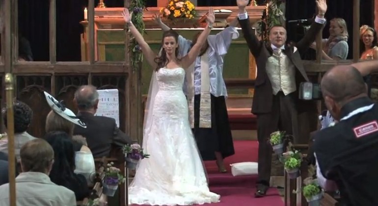 Disco Flash Mob in Chiesa durante il matrimonio: il video è virale - GUARDA - 24/09/2013