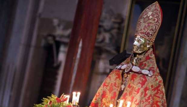 NAPOLI, SI RIPETE ANCORA IL MIRACOLO DEL SANGUE DI SAN GENNARO - 19/09/2012
