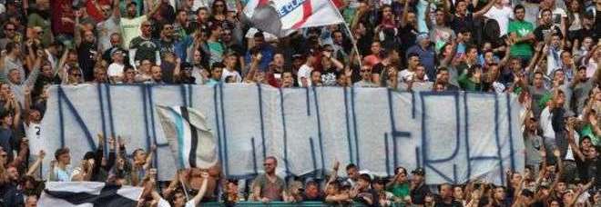 PROTESTA DEI TIFOSI PARTENOPEI IN CURVA: ''NAPOLI COLERA, ORA CHIUDETECI LA CURVA'' - 05/10/2013