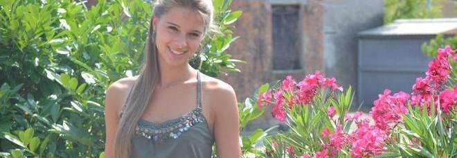 ANNA, A 18 ANNI RINUNCIA A MISS ITALIA PER STUDIARE: ''VOGLIO FARE IL MEDICO'' - FOTO - 08/10/2013