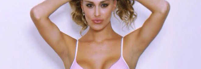 BELEN RODRIGUEZ, SALUTO HOT AGLI AMMIRATORI SU FACEBOOK: ''BUENAS NOCHES! I LOVE JADEA'' - FOTO ALL'INTERNO - 09/10/2013
