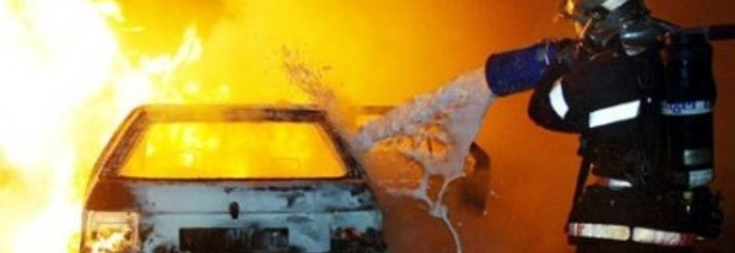 BRUCIA L'AUTO DELL'AMICA CON LA BENZINA: ''ILLUSO DA 7 ANNI CHE FOSSE LA SUA RAGAZZA'' - 08/10/2013