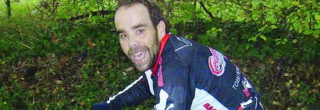 STEFANO, 37 ANNI, INGOIA LO STECCHINO DI UN INVOLTINO E MUORE. ''GLI HA FORATO LO STOMACO'' - 22/11/2013