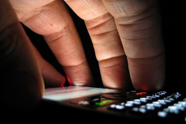 ARRIVA L'APPLICAZIONE PER SPIARE SMARTPHONE E TABLET. WHASTSAPP E FACEBOOK INCLUSI - 29/11/2013