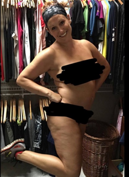COMPLETAMENTE NUDA MOSTRA LA CELLULITE, SUBITO LE OFFESE: MA QUELLO CHE SI NASCONDE DIETRO E' BEN ALTRO - 14/11/2016